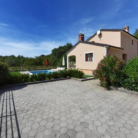 別荘 Mit Privatpool Fuer 6 Personen Ca 140 Qm In Sveti Lovrec, Istrien Istrische Riviera