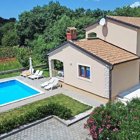Mit Privatpool Fuer 6 Personen Ca 140 Qm In Sveti Lovrec, Istrien Istrische Riviera Mofardini