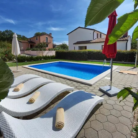 別荘 Mit Privatpool Fuer 6 Personen Ca 140 Qm In Sveti Lovrec, Istrien Istrische Riviera *