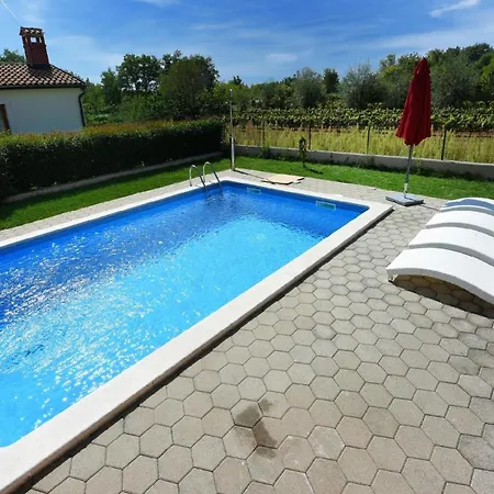 別荘 Mit Privatpool Fuer 6 Personen Ca 140 Qm In Sveti Lovrec, Istrien Istrische Riviera *