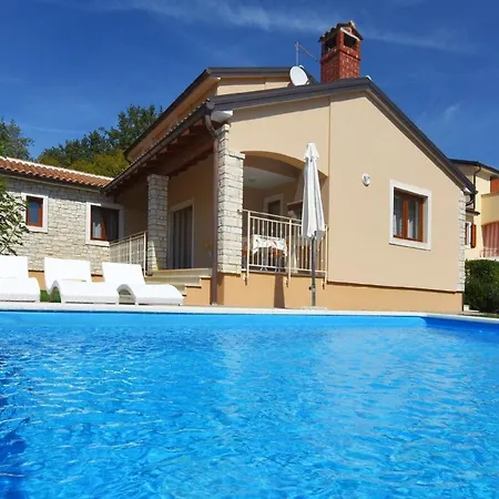 Mit Privatpool Fuer 6 Personen Ca 140 Qm In Sveti Lovrec, Istrien Istrische Riviera