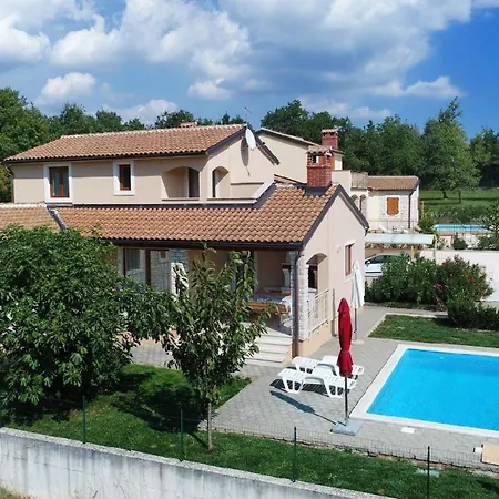 Mit Privatpool Fuer 6 Personen Ca 140 Qm In Sveti Lovrec, Istrien Istrische Riviera Mofardini
