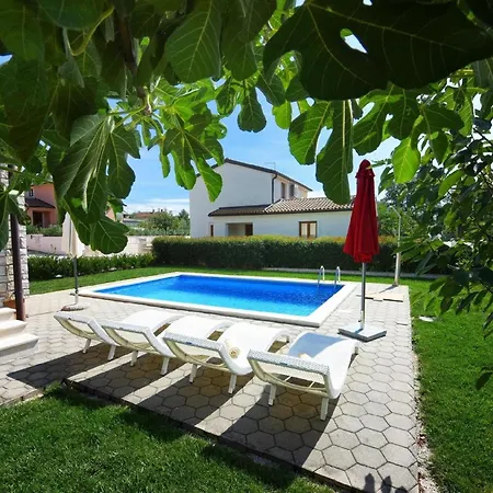 Mit Privatpool Fuer 6 Personen Ca 140 Qm In Sveti Lovrec, Istrien Istrische Riviera *
